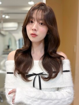 レア 表参道(L'ea) 大人ガーリーダークアッシュミディアムレイヤー似合わせカット