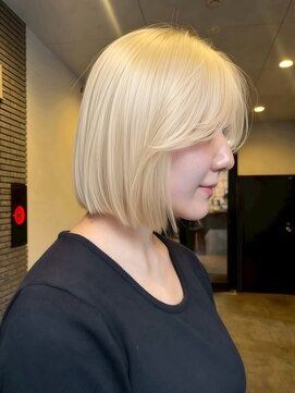 ロティー 天神(loty) ボブ ブリーチ ハイトーン ダブルカラー ブロンド 髪質改善 20代