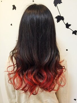 プルクラ ヘアー アート(Plcra hair art) 毛先を赤系のグラデーションカラー