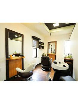 【セット面から動かずに施術可能★】フルフラットのリクライニングチェアで極上マッサージに癒されて♪