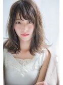 大学生、OL人気ヘア　ゆるふわロブ