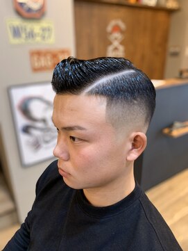 バーバー スタジオ ラフテル(Barber Studio RAFTEL) ハードパートスキンフェード