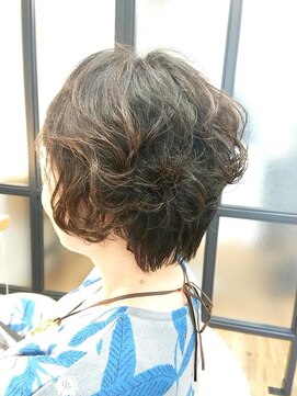 コンフォート バイ エム インターナショナル(comfort by EMU international) ショートパーマスタイル