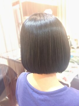 ヘアー マテリアル(hair material) 縮毛矯正で作る内巻きボブ