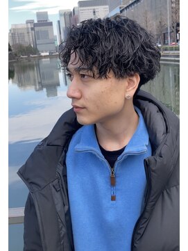 フランクスバーバー アンド ビアークラブ(FRANK'S BARBER and BEER CLUB) キレイめ黒髪ツーブロック刈り上げ波巻きスパイラルパーマ I