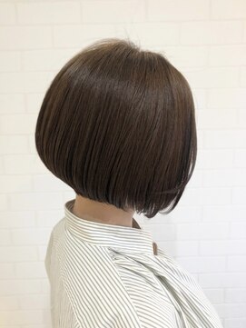 リブレ(LIBRE+hp) 丸みボブ  前下がりボブ　大人ボブ