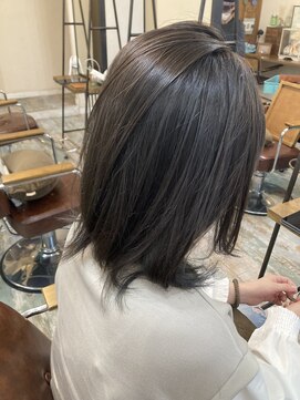 リノカヒリ(Lino kahili) 暗すぎないアッシュグレー