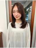 顔周りレイヤーミディアム斜めバング