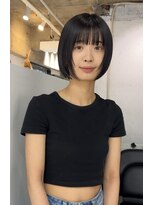 ヨーク(YOKE)&nbsp;顔まわりレイヤーボブショートボブ切りっぱなしボブグレージュ