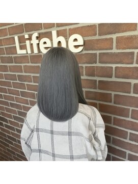 ライフビィ リフト(Lifebe Lift) フェミニンアッシュボブ