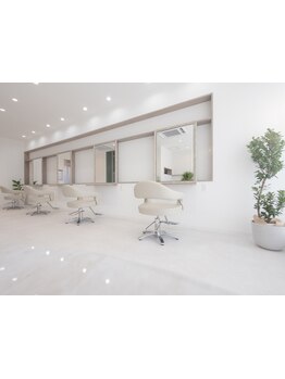 髪に優しい天然由来のオーガニックカラーを使用☆頭皮や髪への負担を最小限に抑えて艶やかな仕上がりに♪