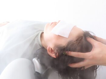 ニキ(niki)の写真/いつものメニューにプラスして心やすらぐ癒し体験を◇《 niki 》のヘッドスパで日々の疲れを癒しませんか？