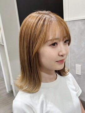 ロッカヘアエジェ(ROCCA hair eje.) デザインカラーやわらかく透けるミルクティーベージュ