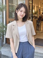 ラナ(LaNA)&nbsp;耳かけと自然な内巻きのブラウンミディ