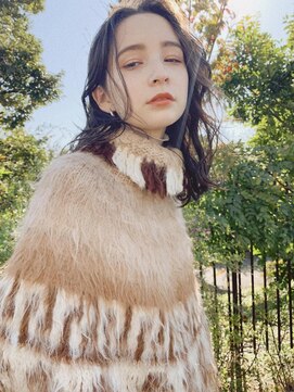 ナル(nalu.) ロブ / ミディアムレイヤー / くすみベージュ