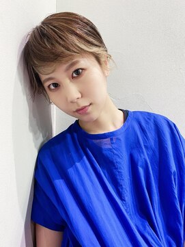 メイカ(MEIKA) インナーカラー　マッシュショート