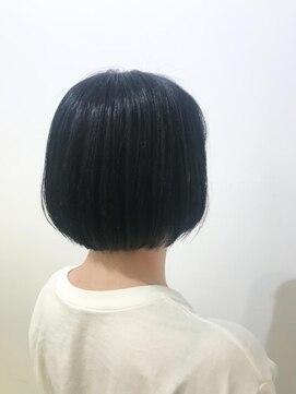 アドラーブル 万代店 (adorable) 【小顔】【切りっぱなしボブ】【ネイビーカラー】20代30代