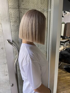 アルカナ 明治神宮前原宿(ARCANA) ホワイトベージュ くすみベージュ ケアブリーチ ボブ