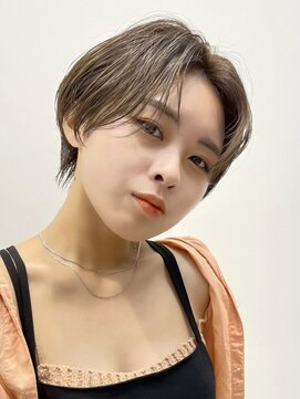 イヴォークオオサカ 心斎橋(EVOKE OSAKA) ニュアンス×抜け感ショート