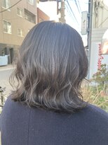 ビンナ(BINNA)&nbsp;ブリーチなしでつくるグレージュで透明感たっぷり