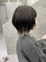 ジエクト カナウ(The Ect canow)&nbsp;ウルフカット　インナーホワイトカラー　ブリーチあり