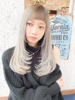 ヴィムヘアー(VIM hair) レイヤーカット×ホワイトベージュで魅せる個性派カットカラー