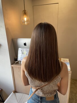 シー 岡崎(,SHE) 前髪/ウルフ/マチルダボブ/ピンクベージュ/インナーグレージュ