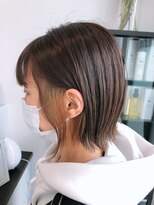 レヴリエロ(Levriero)&nbsp;イヤリングカラー×切りっぱなしボブ