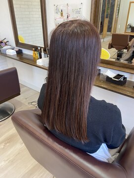 グリーン(Green) 暖かみのあるブラウンカラー