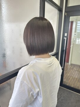 トリニティ 本厚木(trinity) 酸性ストレート切りっぱなしボブ