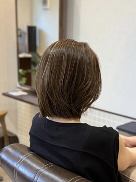 カルマンド(Calmando) 白髪ぼかしハイライト×立体ベージュカラー