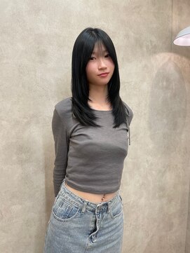 ウタリ(utari) 韓国風レイヤー×ブラック【難波 桜川/髪質改善】