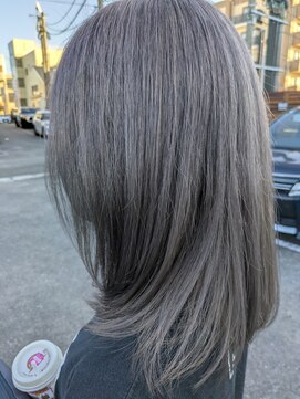 ヘアサロン フラット(Hair salon flat) ダブルカラー ホワイトグレー