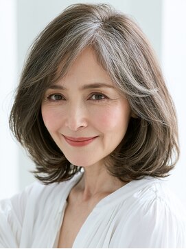 ビフィーノ リルネ(Bifino Rilune) 40代の白髪を活かす上品ショートボブ