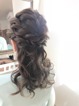 ロカット サロン(Roquat Salon) あみこみロングハーフアレンジ【ヘアアレンジ　立川/立川南】