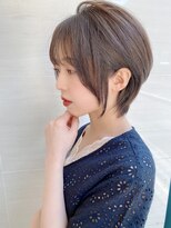 オーロ(ORO)&nbsp;丸顔さんにオススメ！ベビーバング耳かけショートボブ