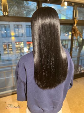 ジル アンク(Jill ankh) 《Jillankh 姫路駅前》ディープグレージュ 暗髪 艶感 ロング