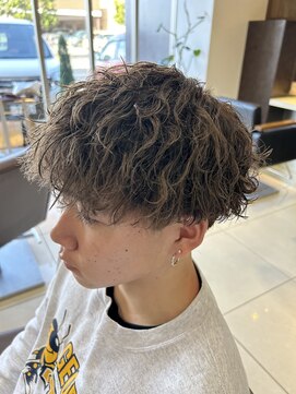 フォルテ 草薙店 波巻きパーマ ブリーチカラー