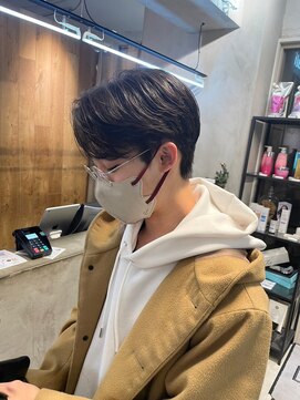 ロマリア(Lomalia) 【Lomalia表参道】ツーブロック/センターパート/ダークアッシュ