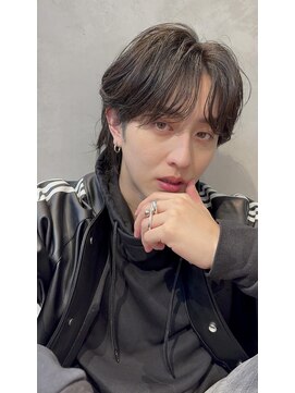 テトラ バイ ネオリーブ 横浜西口店(tetra by neolive) 横浜★センターパートのカルマパーマ