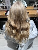 リー 京橋(Lee)&nbsp;今里☆根元をブリーチしてブロンドに☆