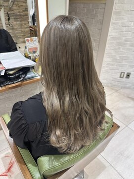 コム(com by neolive) グレージュ＊ブリーチ