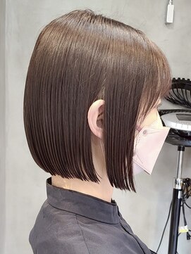 エリマ 武蔵小杉(elima) 武蔵小杉ダブルカラー切りっぱなしボブミルクティーベージュ30代