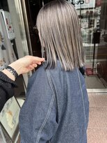 ウル(Ulu)&nbsp;白髪ぼかし