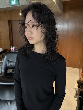 カフネ ジュントス ヨロ(Cafune' juntos YOLO) レイヤースパイラルパーマ