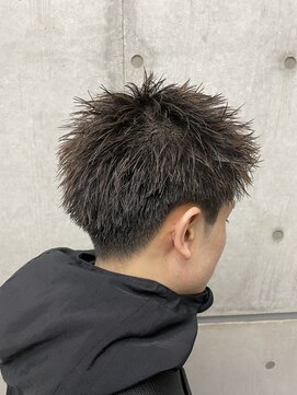 オーシャントーキョー ホワイト 原宿(OCEAN TOKYO WHITE) 茶髪刈り上げツーブロックスパイキーショート