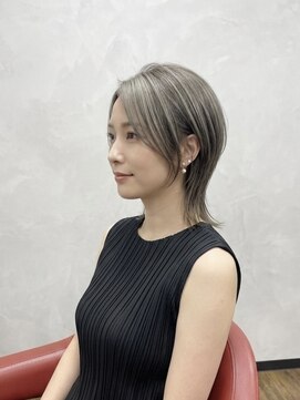 グレネイド(grenade) 大人可愛いネオウルフ×透明感グレージュで魅せる小顔ショート