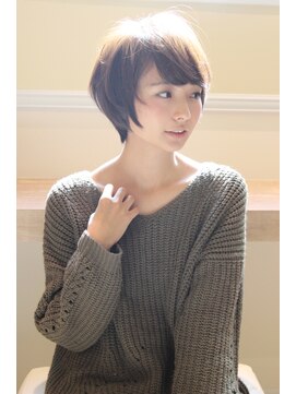 レウナ 外苑前(Reuna) ３０代４０代に人気ナチュラルショート