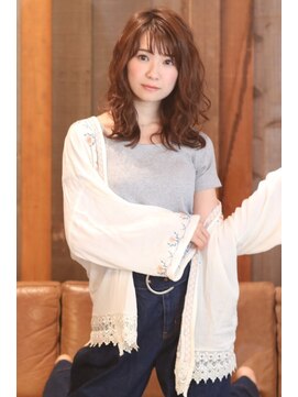 アース コアフュールボーテ 上越店(EARTH coiffure beaute) スタイル名 アンニュイ揺れウエーブ【上越】