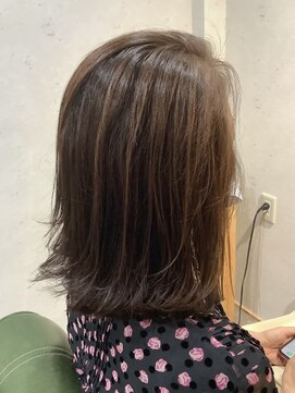 フロー(flow.) 切りっぱなしボブ